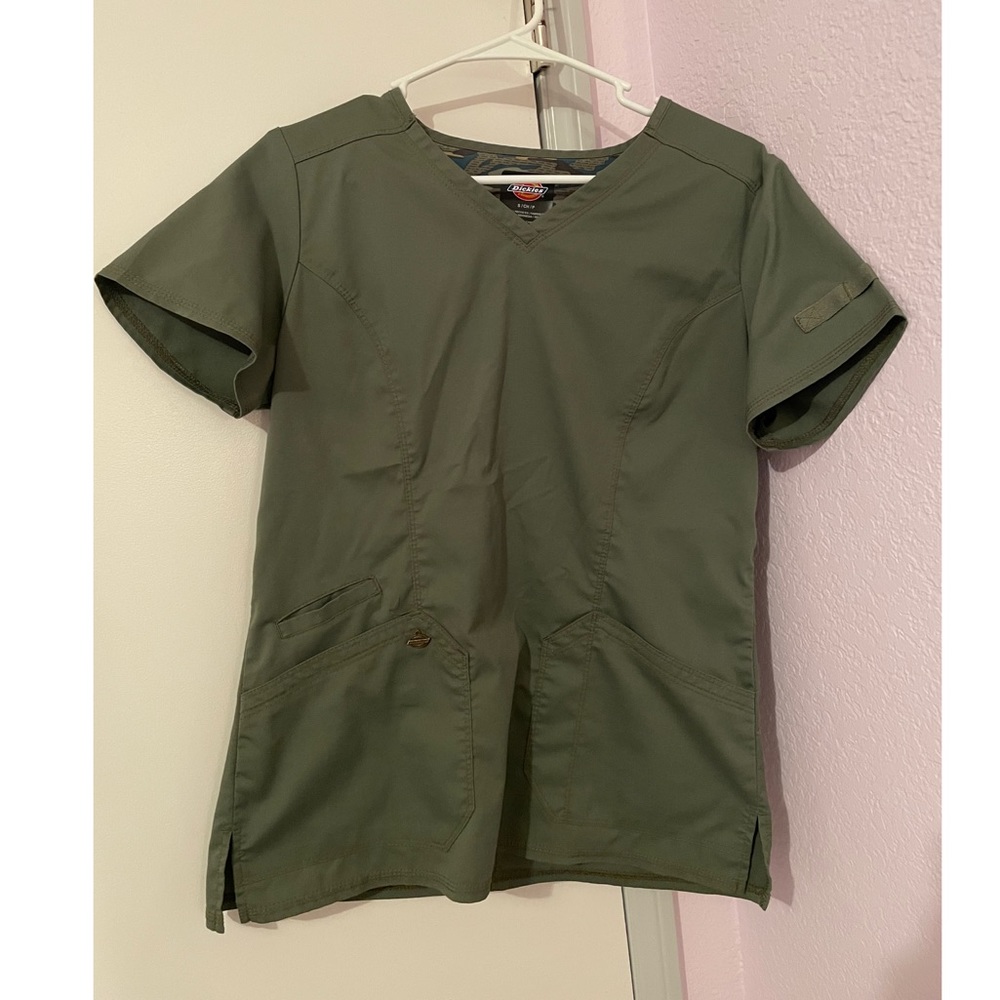 Scrub top